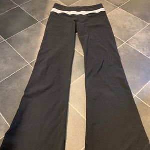 Size 4 lululemon groove flare pants